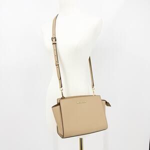 Michael Kors Selma Medium Messenger Camel Leather Crossbody Bag Minimalist Chic